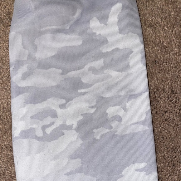 Lulu lemon leggings! Wonder under - Picture 4 of 4